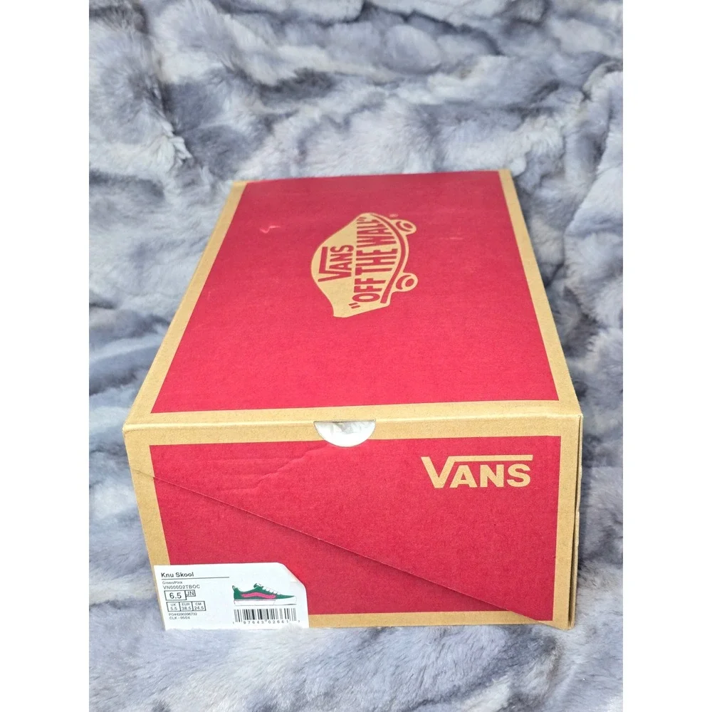 NWB Vans Knu Skool Suede Youth‎ Green Pink Skate Shoes Size 6.5